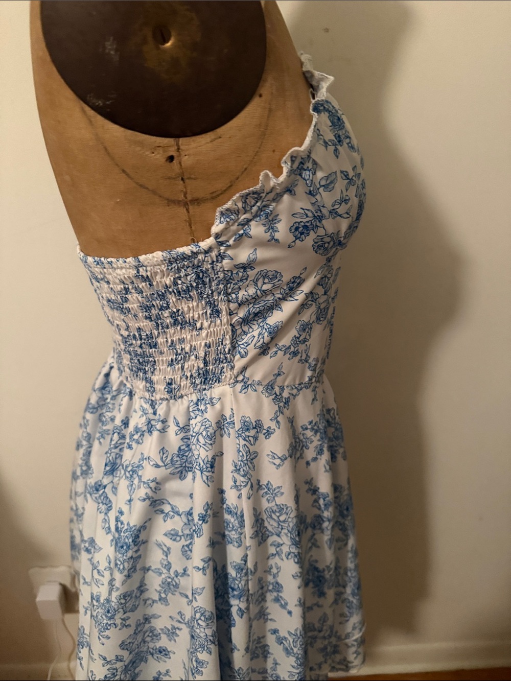 White Ditsy Floral Strapless Dress With Cinched Waist And Double Layer Dress - Picture 6 of 12
